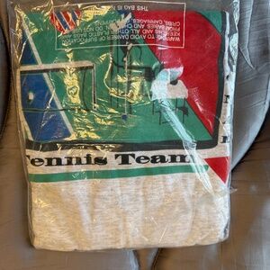 K-Swiss Men's Gray Tee Shirt Style: ST071 Tennis Team Logo Size XL New